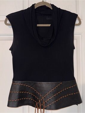 VAKKO Black Sleeveless Cowl Neck leather top cross stitch peplum vintage vtg M